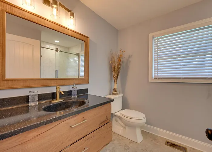 5 Mi To Thom-a-lex: Family-friendly Retreat Holiday home